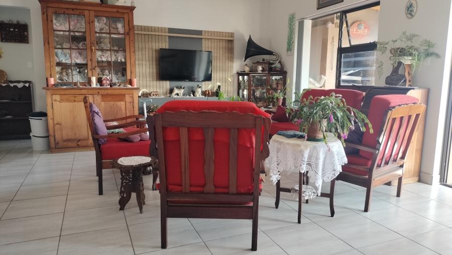 3 Bedroom Property for Sale in Fraaiuitsig Western Cape